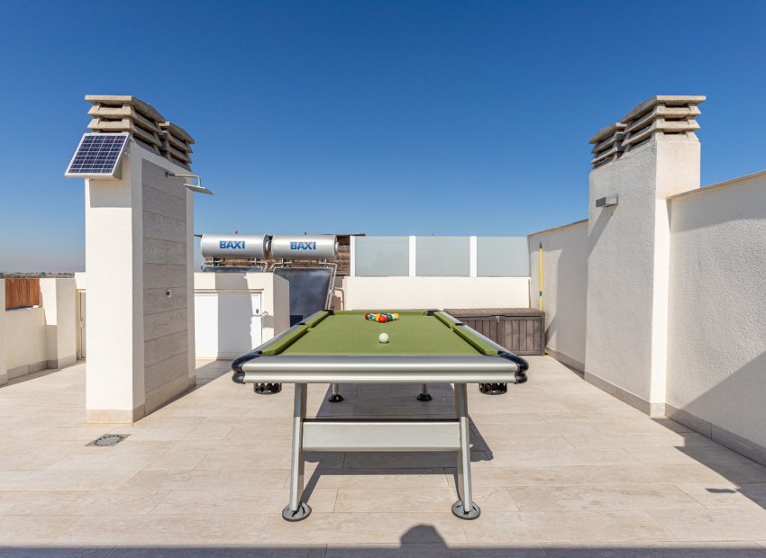 Resale - Bungalow -
Los Altos