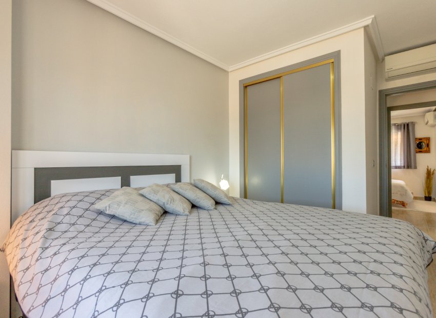 Resale - Bungalow -
Orihuela Costa - Villamartín