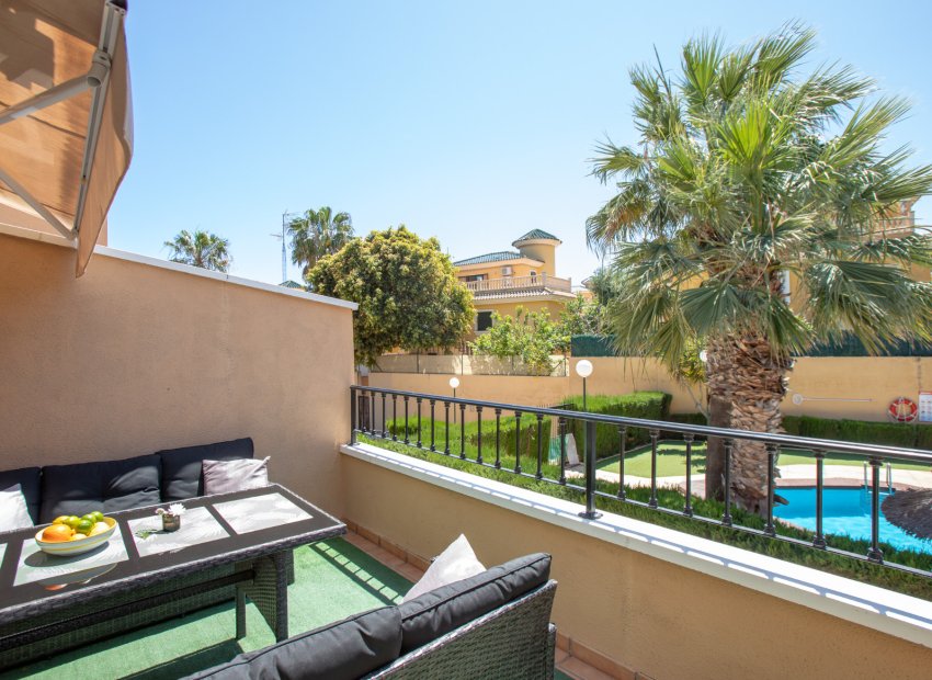 Resale - Bungalow -
Orihuela Costa - Villamartín