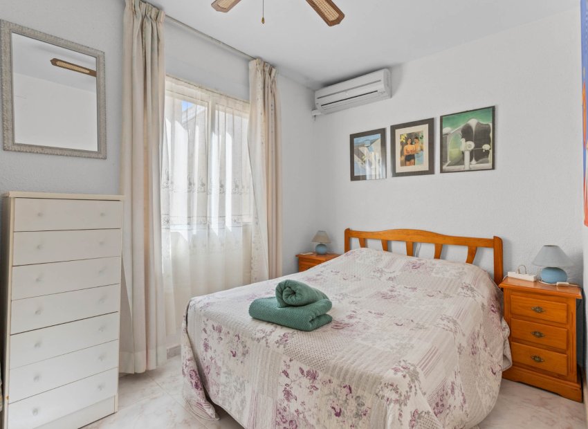 Resale - Bungalow -
Torrevieja - El Chaparral