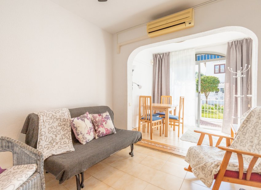 Resale - Bungalow -
Torrevieja - Lago Jardin