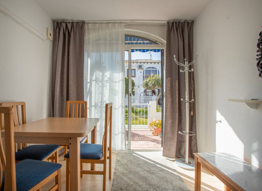 Resale - Bungalow -
Torrevieja - Lago Jardin