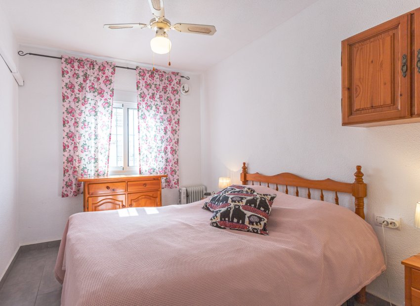 Resale - Bungalow -
Torrevieja - Lago Jardin