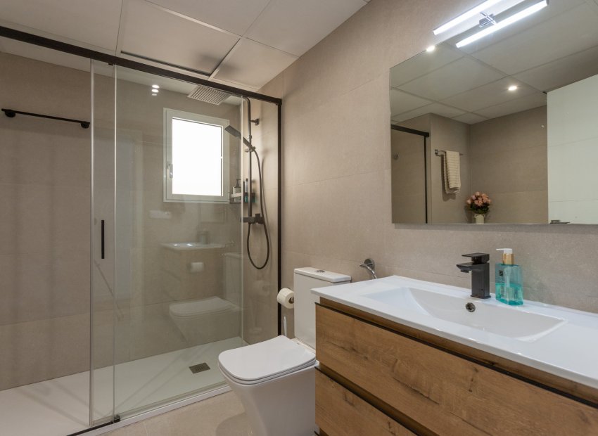 Resale - Chalet -
Torrevieja - Los Balcones