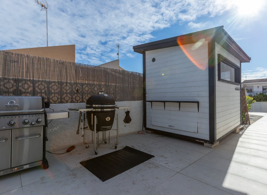 Resale - Chalet -
Torrevieja - Los Balcones