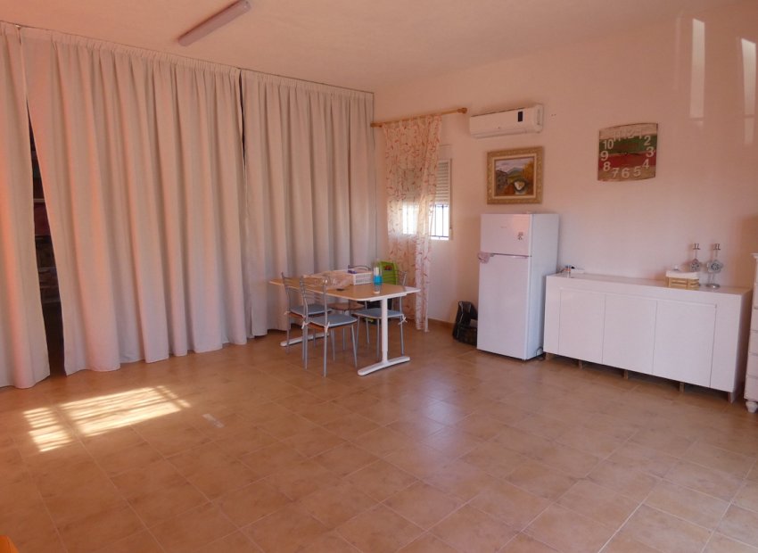 Resale - Country Property -
Rafal