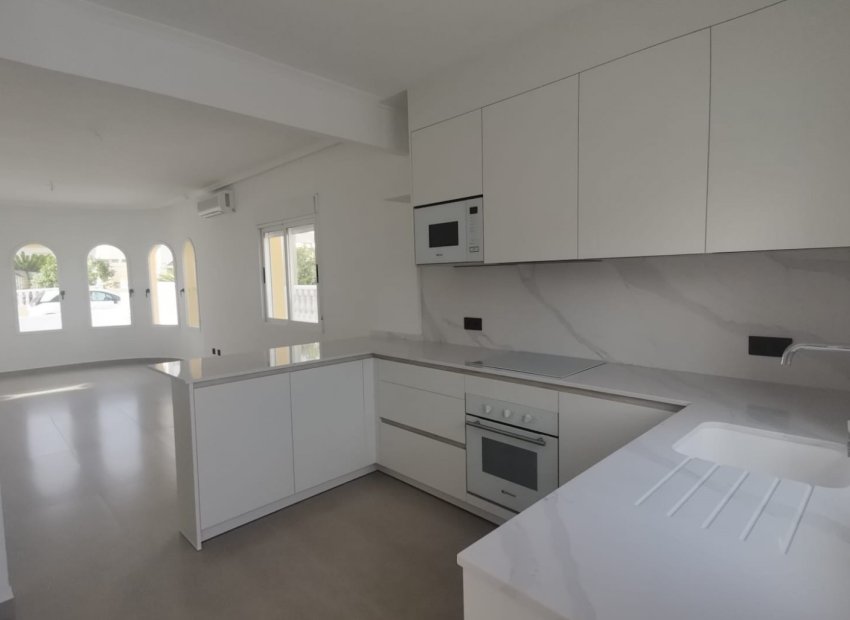 Resale - Detached House / Villa -
Algorfa - Lo Crispin