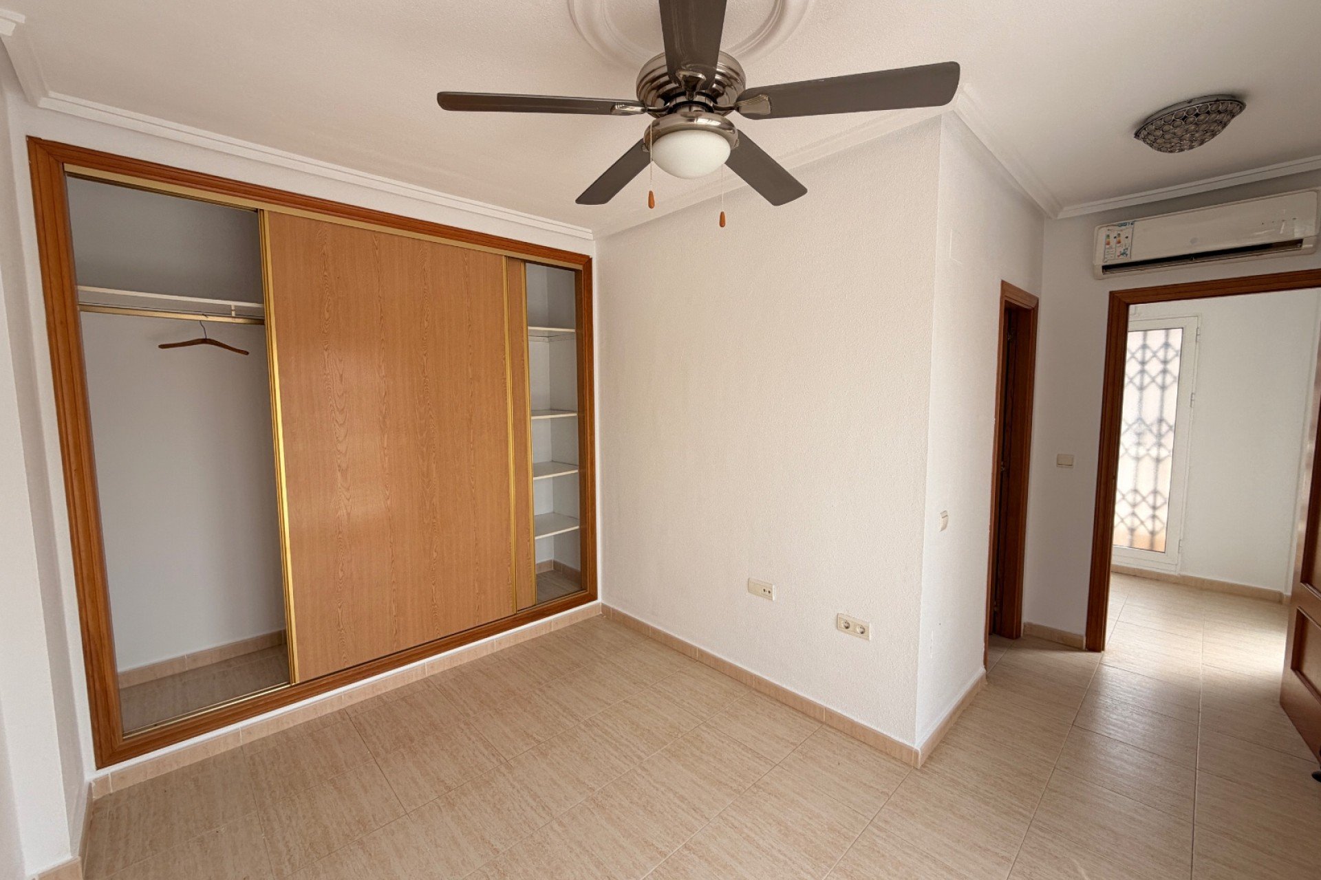 Resale - Detached House / Villa -
Benijofar - Benimar