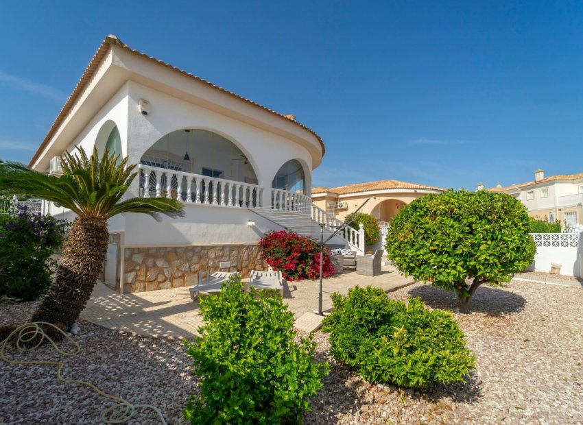 Resale - Detached House / Villa -
Benijofar - Monte Azul