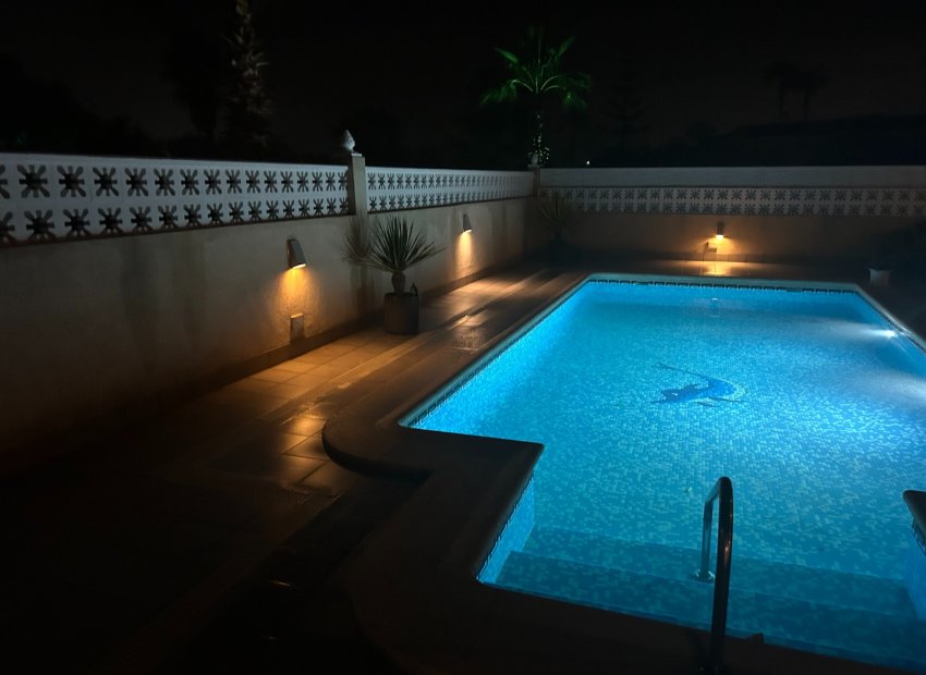 Resale - Detached House / Villa -
Benijofar - Monte Azul
