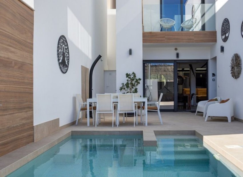 Resale - Detached House / Villa -
Benijofar