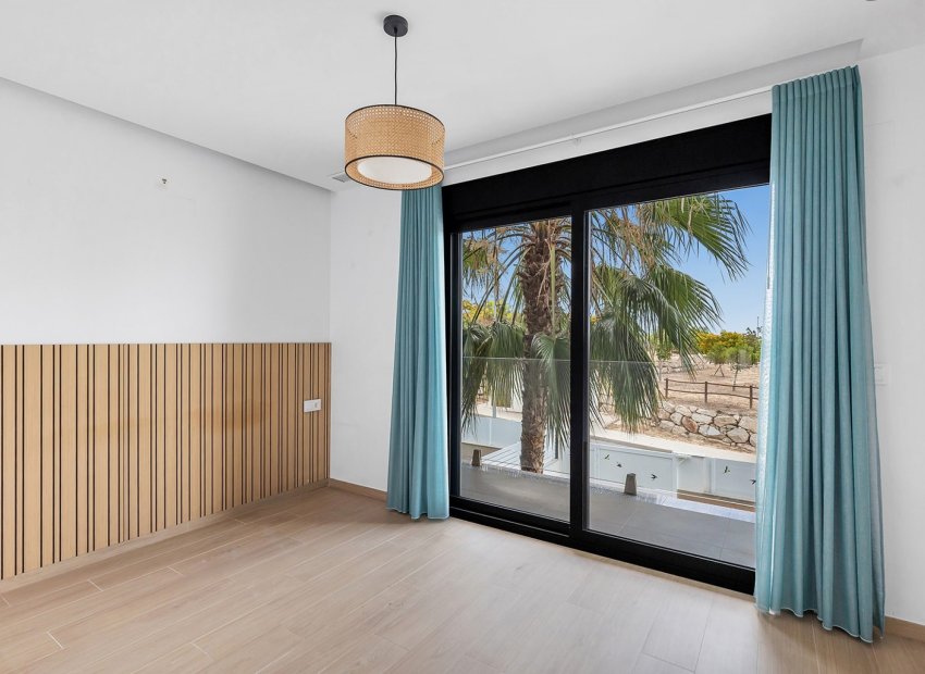 Resale - Detached House / Villa -
Benijofar