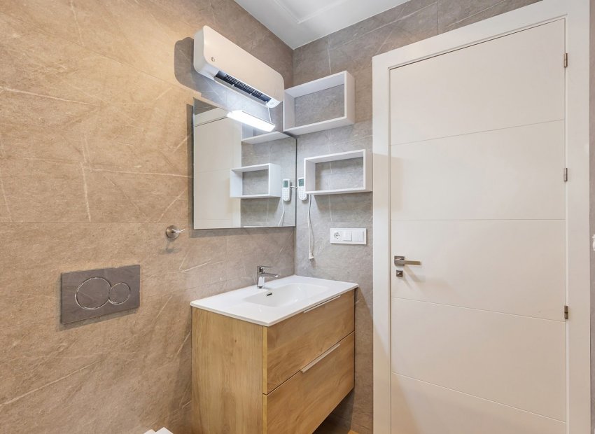Resale - Detached House / Villa -
Benijofar