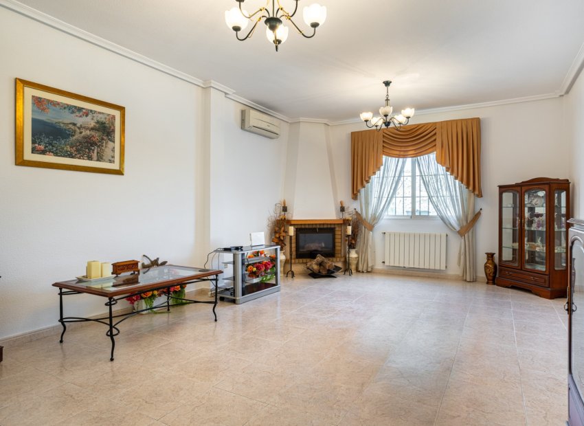 Resale - Detached House / Villa -
Bigastro - Villas Andrea