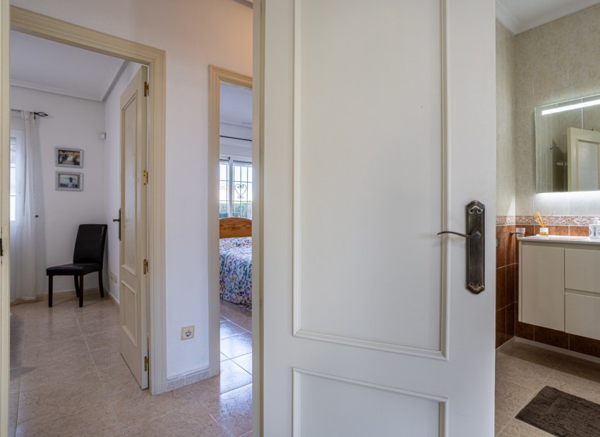 Resale - Detached House / Villa -
Bigastro - Villas Andrea