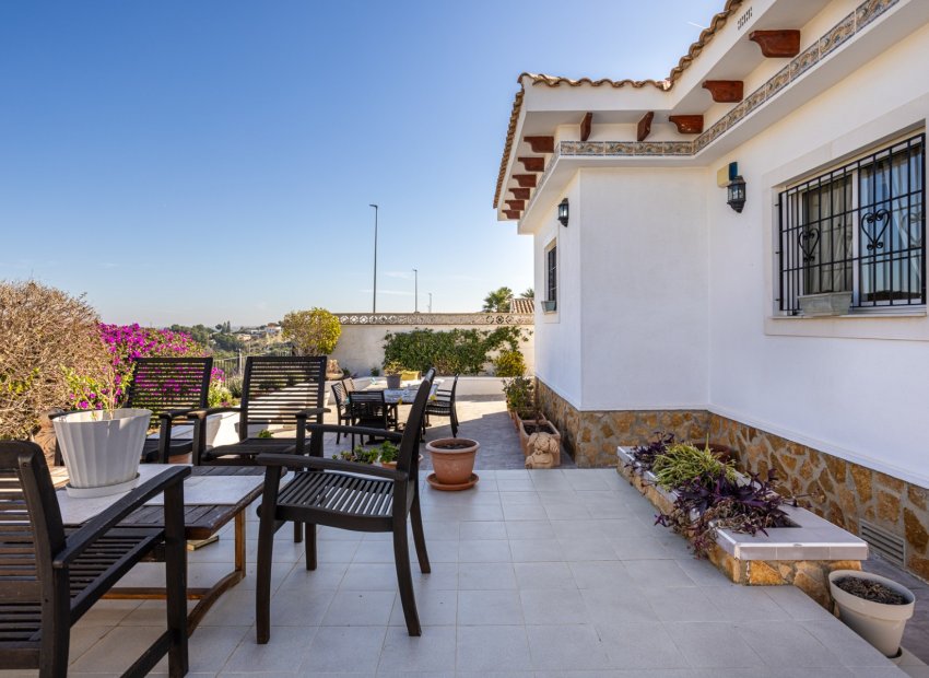 Resale - Detached House / Villa -
Bigastro - Villas Andrea