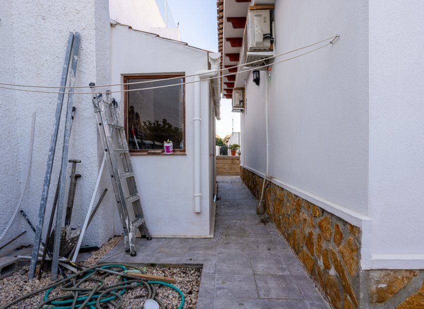 Resale - Detached House / Villa -
Bigastro - Villas Andrea