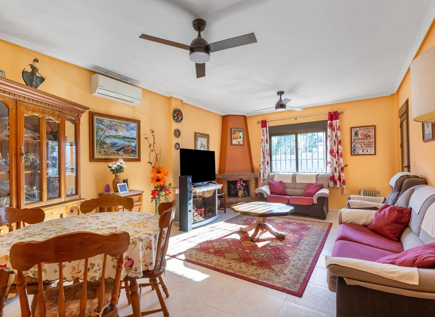 Resale - Detached House / Villa -
Bigastro