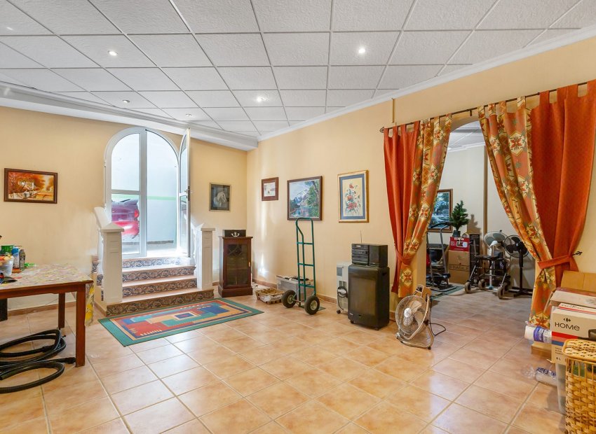 Resale - Detached House / Villa -
Bigastro