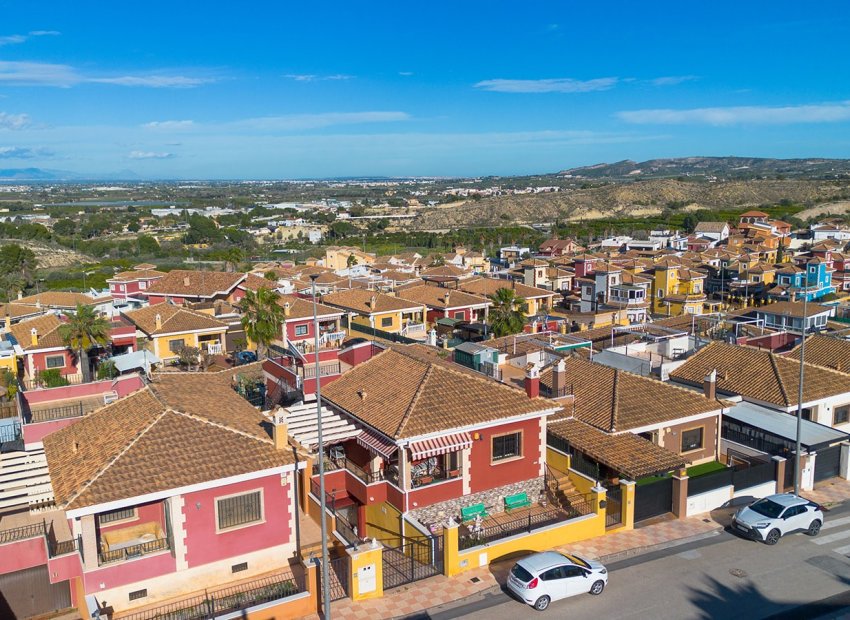 Resale - Detached House / Villa -
Bigastro