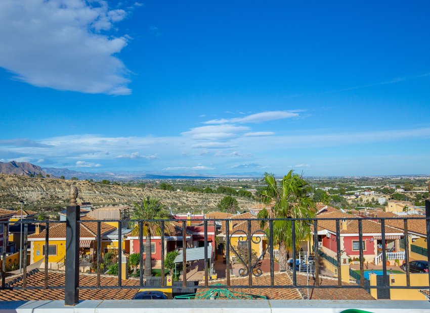 Resale - Detached House / Villa -
Bigastro