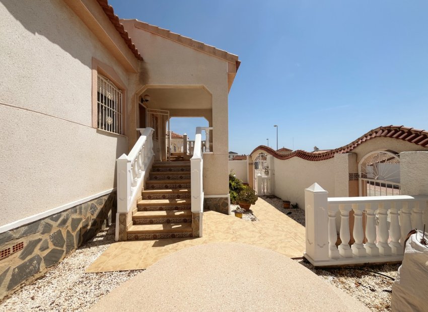 Resale - Detached House / Villa -
Ciudad Quesada - Rojales - Airstrip