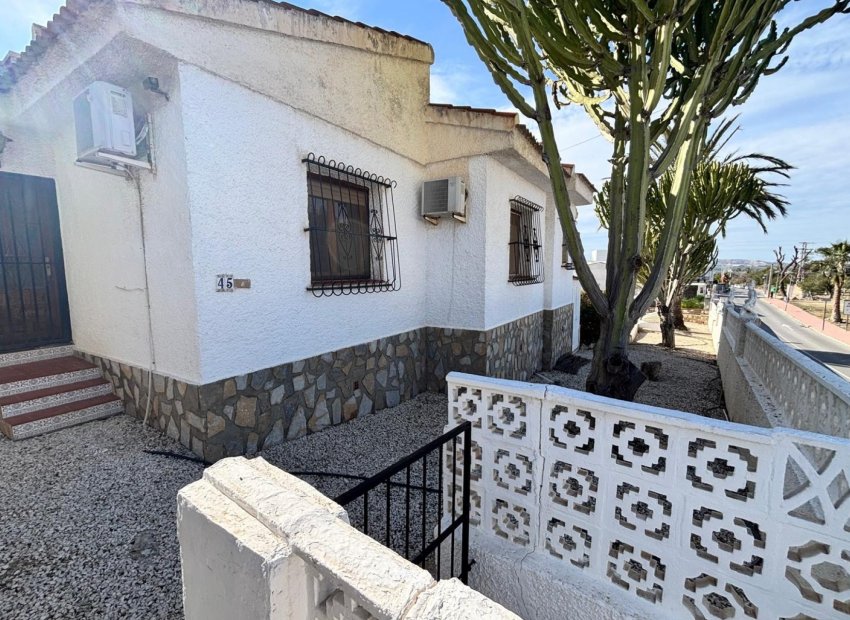 Resale - Detached House / Villa -
Ciudad Quesada - Rojales - CENTRO