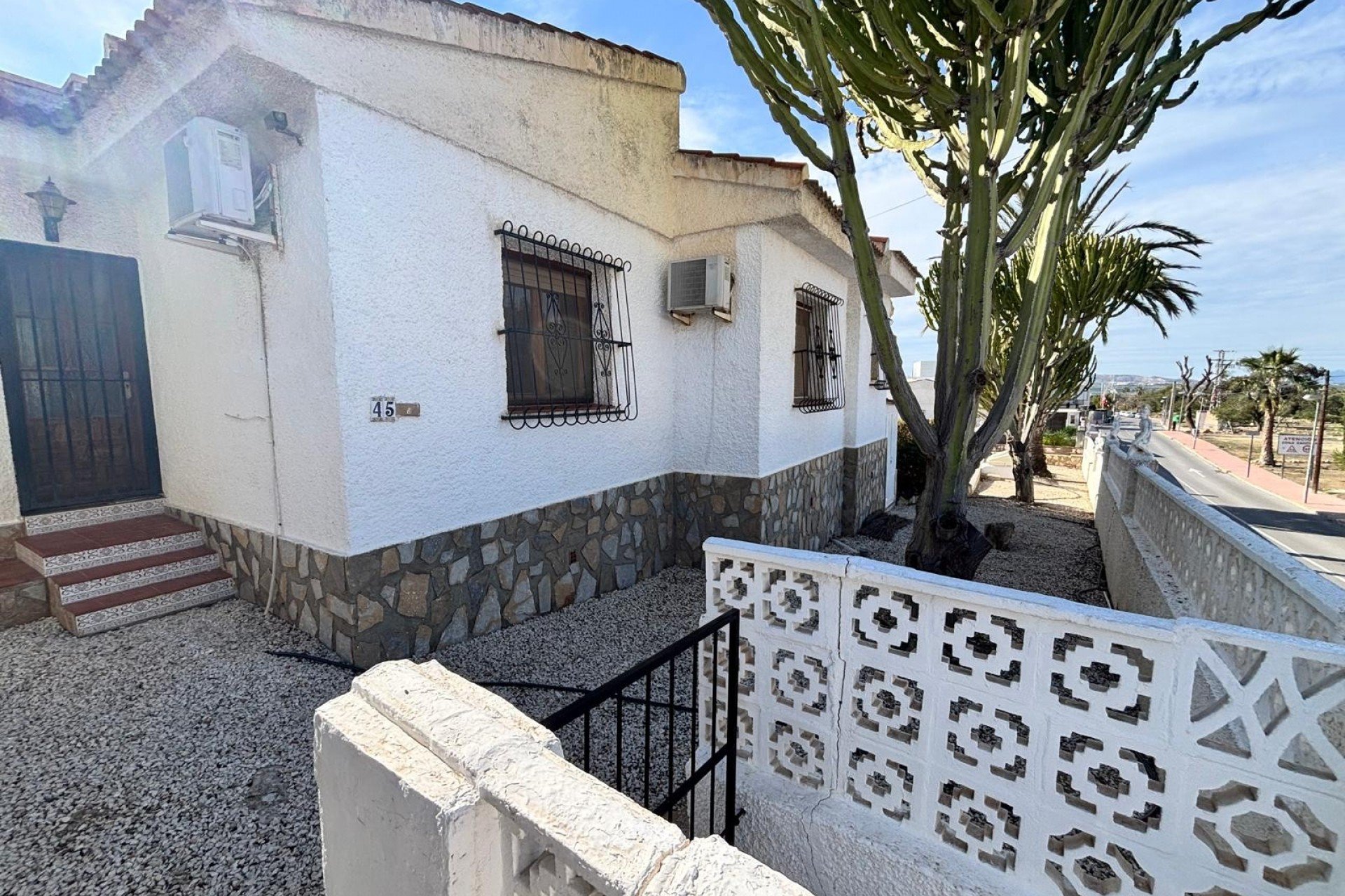Resale - Detached House / Villa -
Ciudad Quesada - Rojales - CENTRO