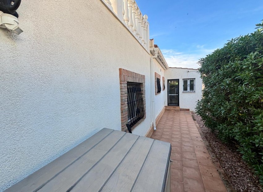 Resale - Detached House / Villa -
Ciudad Quesada - Rojales - CENTRO