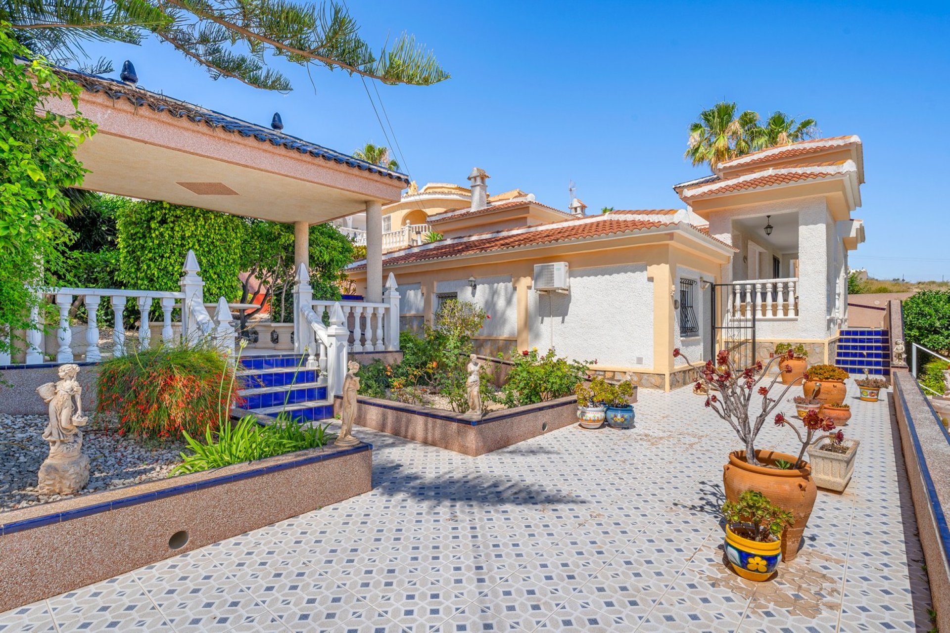 Resale - Detached House / Villa -
Ciudad Quesada - Rojales - La Marquesa Golf