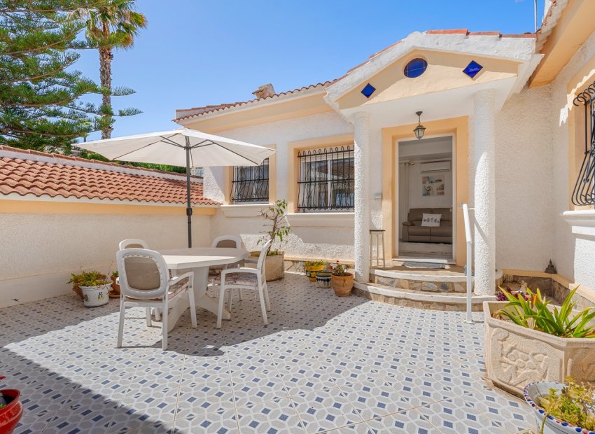 Resale - Detached House / Villa -
Ciudad Quesada - Rojales - La Marquesa Golf