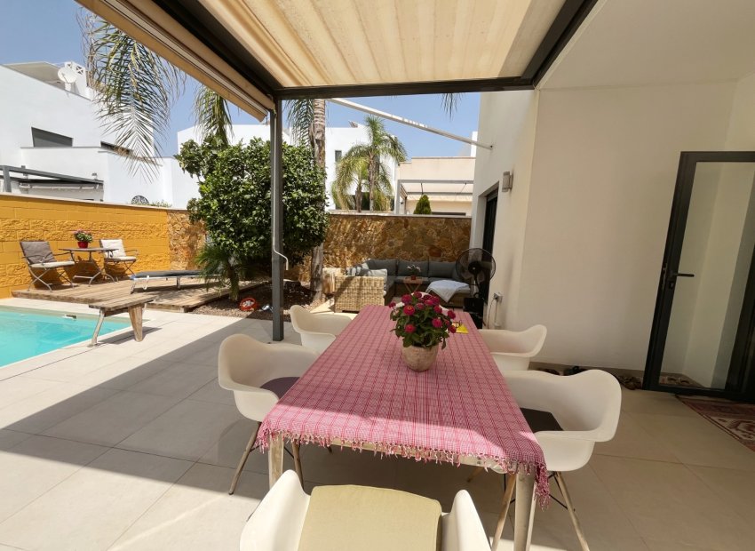 Resale - Detached House / Villa -
Ciudad Quesada - Rojales - Pueblo Bravo
