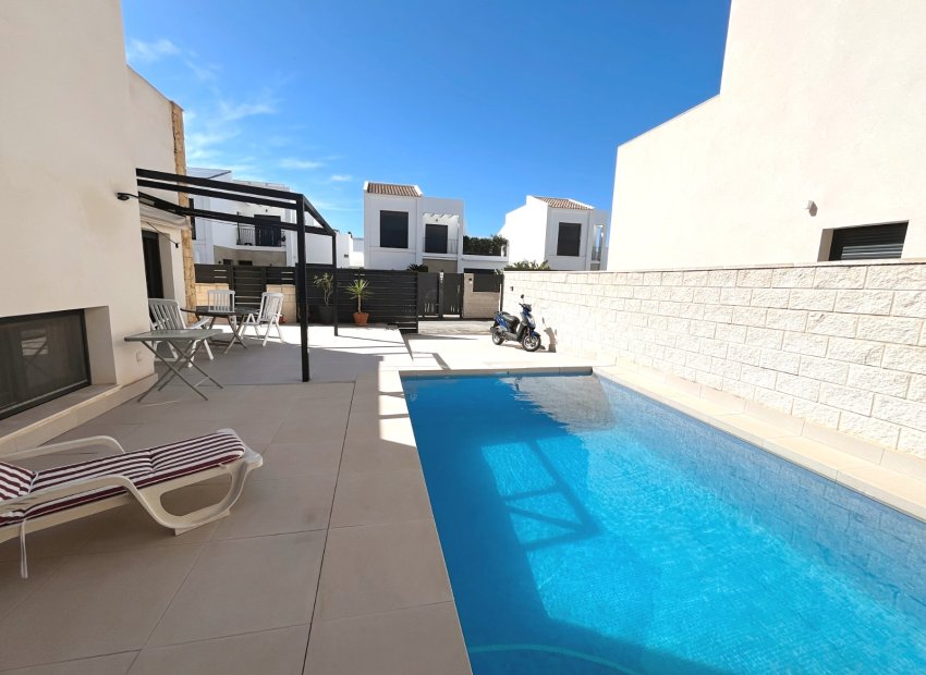 Resale - Detached House / Villa -
Ciudad Quesada - Rojales - Pueblo Bravo