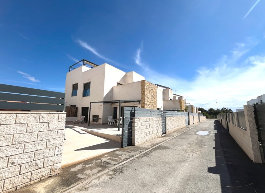 Resale - Detached House / Villa -
Ciudad Quesada - Rojales - Pueblo Bravo