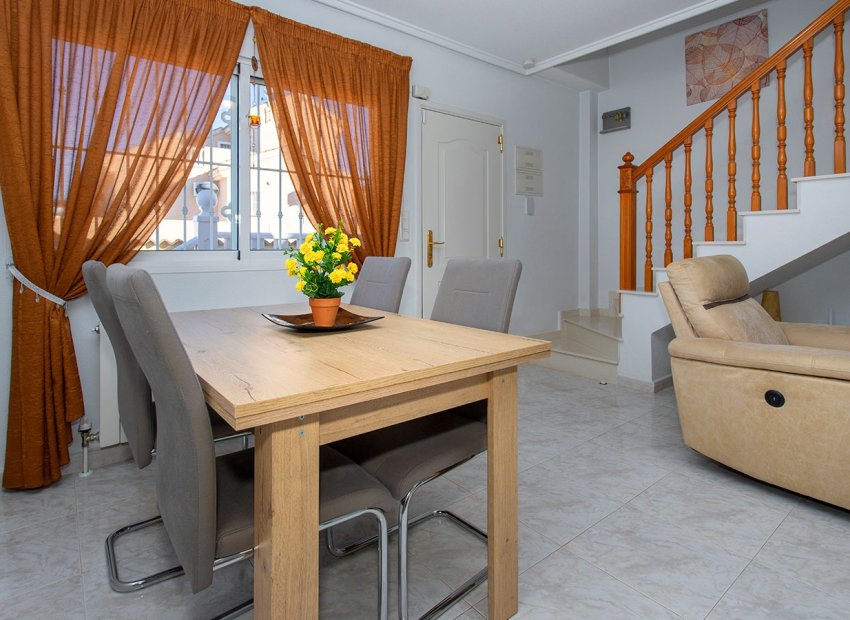 Resale - Detached House / Villa -
Ciudad Quesada - Rojales - Pueblo