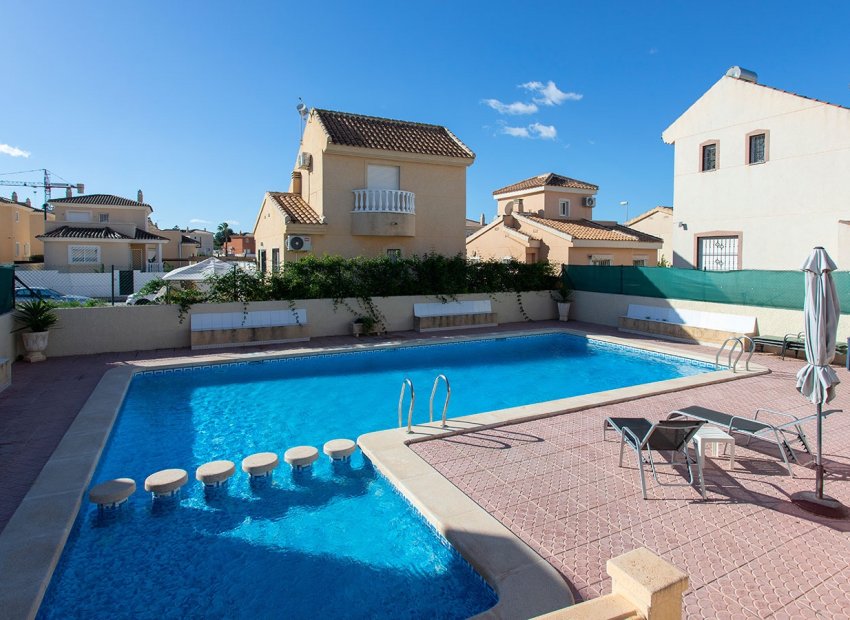 Resale - Detached House / Villa -
Ciudad Quesada - Rojales - Pueblo