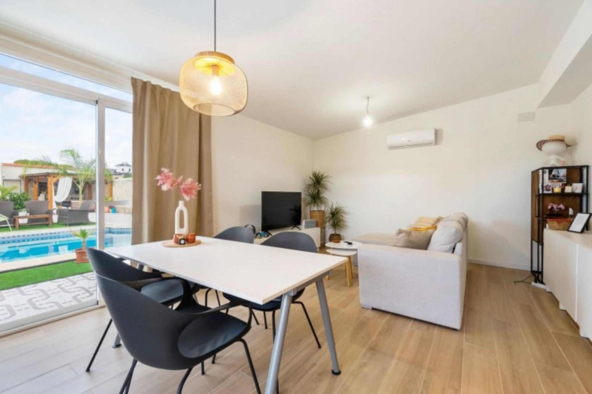 Resale - Detached House / Villa -
Ciudad Quesada - Rojales - Quesada Center