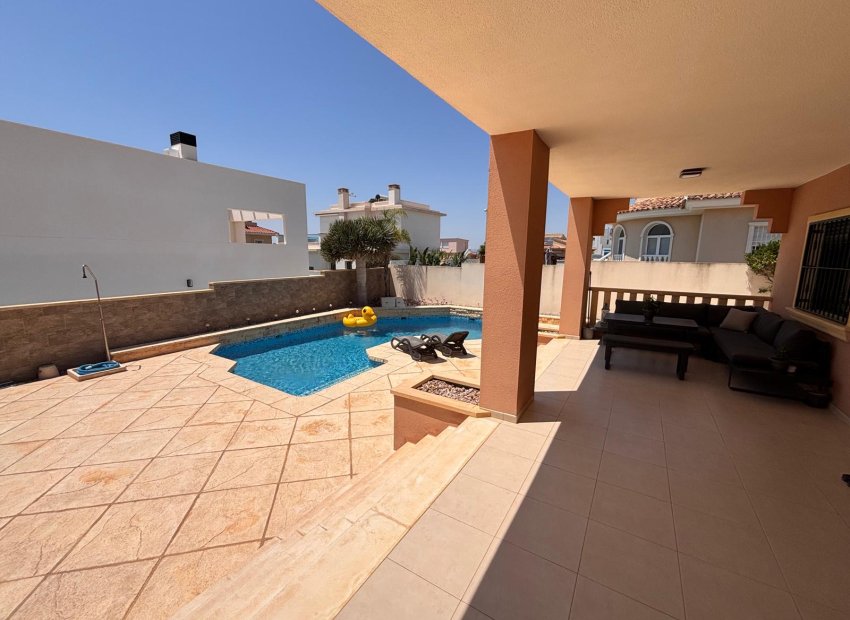 Resale - Detached House / Villa -
Ciudad Quesada - Rojales - Urbanización Ciudad Quesada