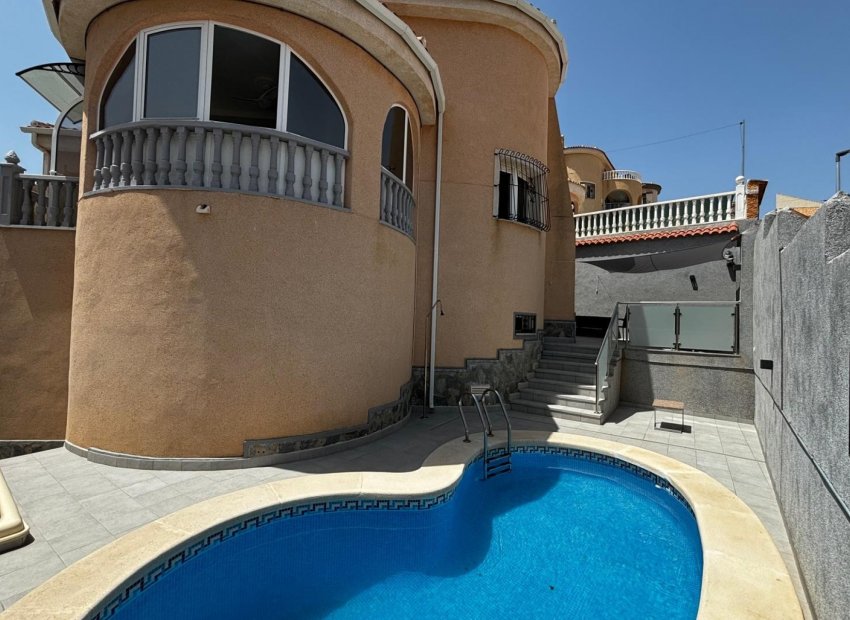 Resale - Detached House / Villa -
Ciudad Quesada