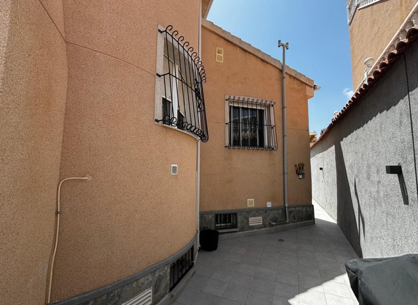 Resale - Detached House / Villa -
Ciudad Quesada