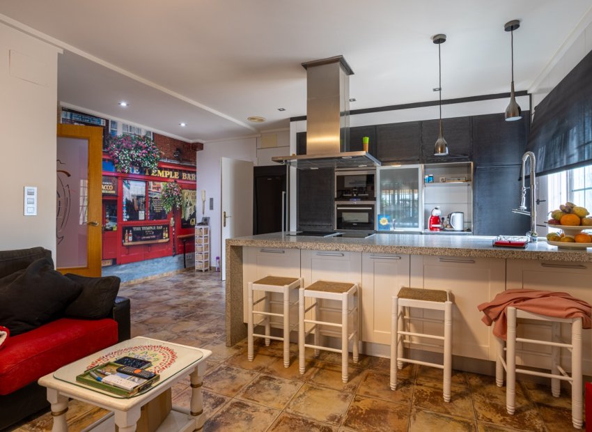 Resale - Detached House / Villa -
Elche - La Hoya
