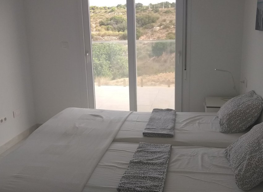 Resale - Detached House / Villa -
Gran Alacant