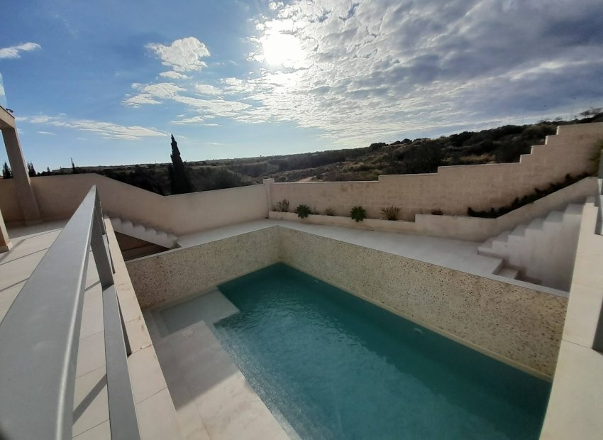 Resale - Detached House / Villa -
Gran Alacant