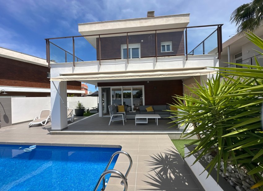 Resale - Detached House / Villa -
Gran Alacant