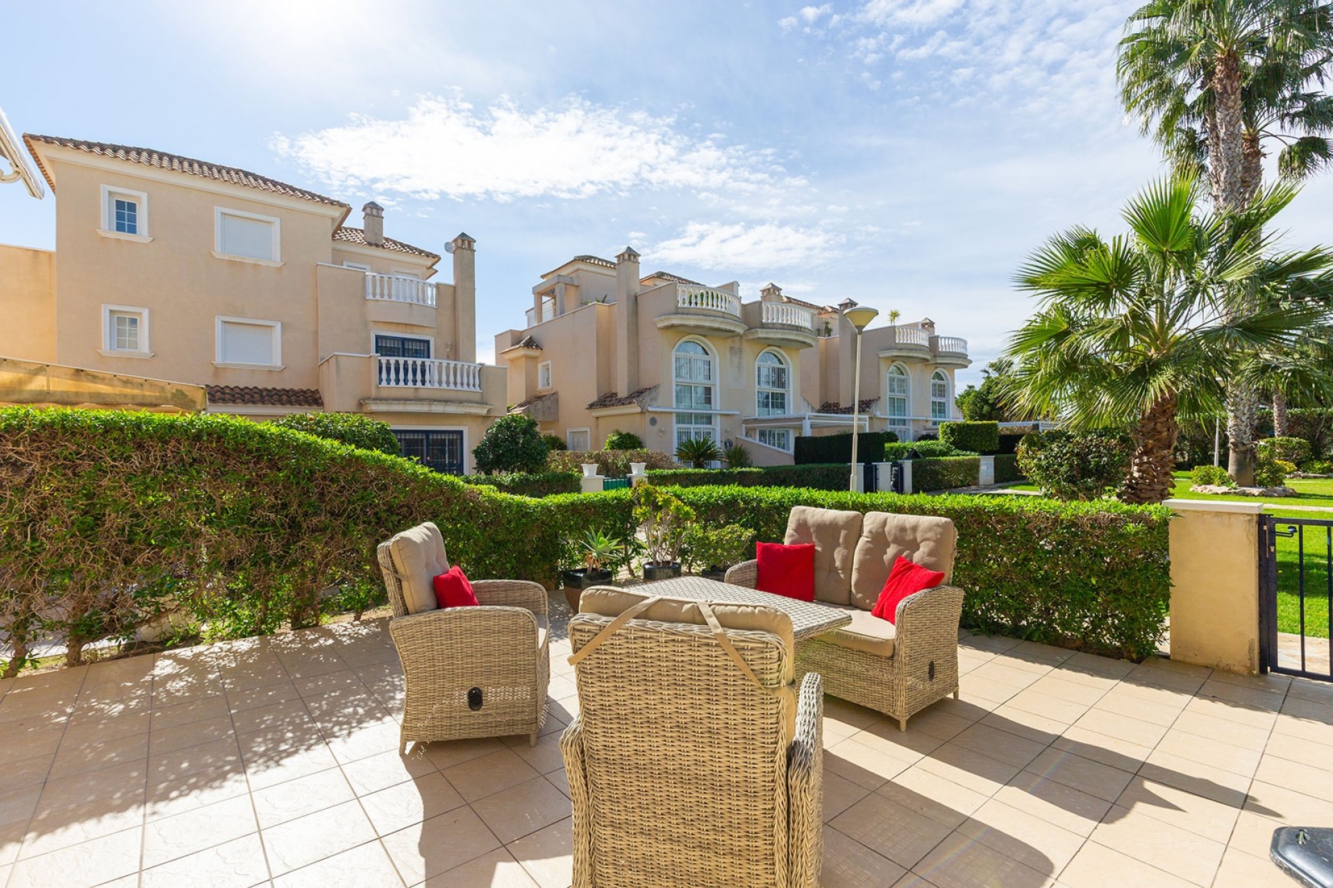 Resale - Detached House / Villa -
Guardamar del Segura - El Raso