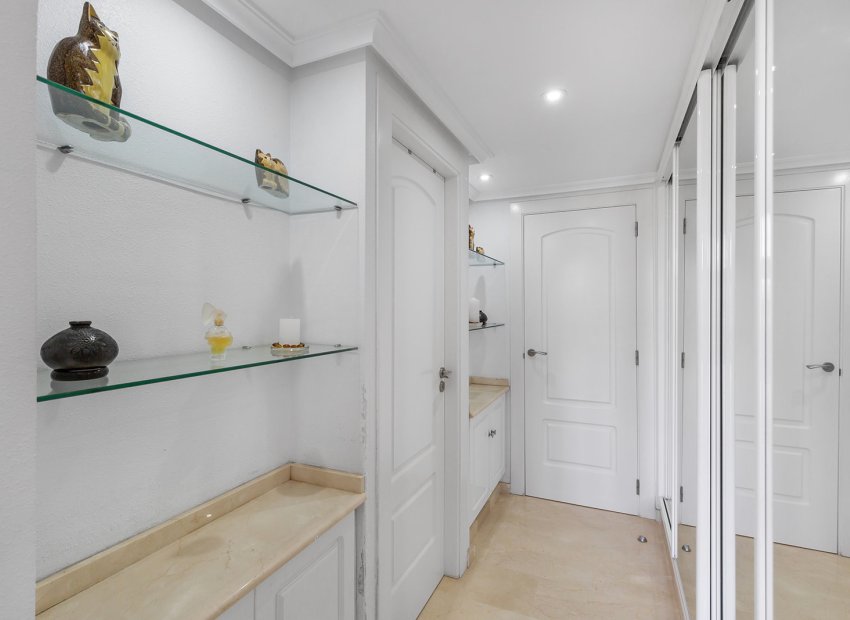 Resale - Detached House / Villa -
Guardamar del Segura - El Raso