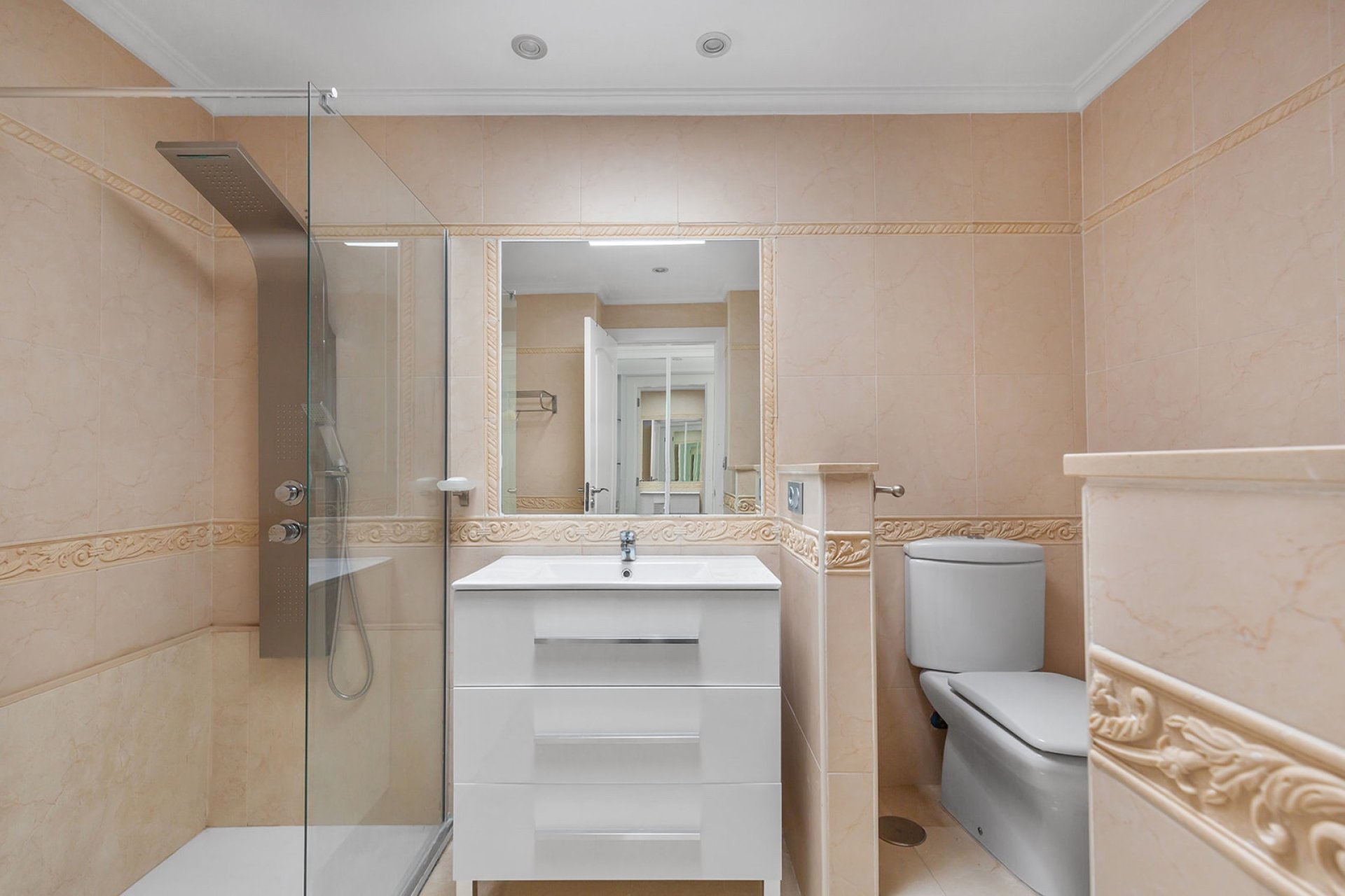 Resale - Detached House / Villa -
Guardamar del Segura - El Raso