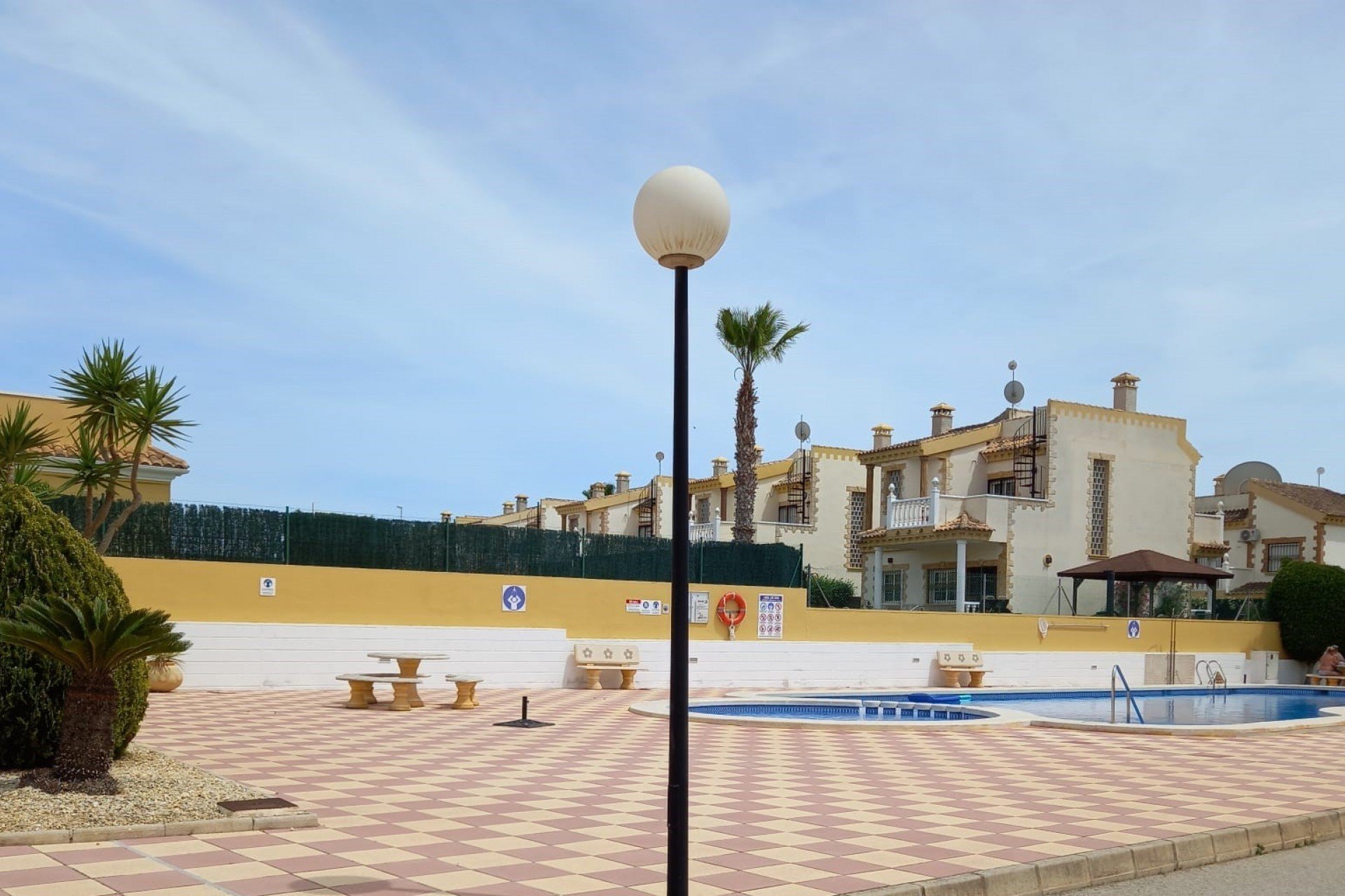 Resale - Detached House / Villa -
Guardamar del Segura - El Raso