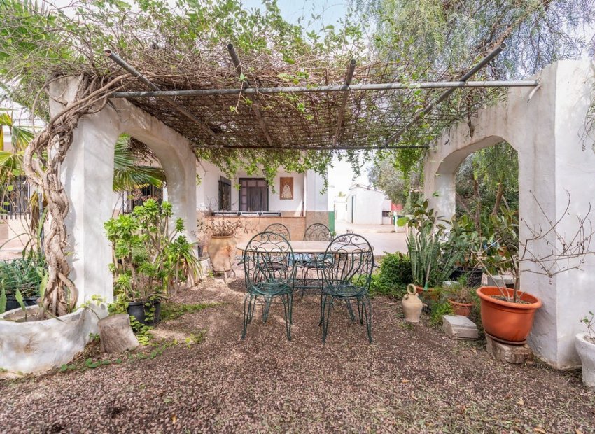 Resale - Detached House / Villa -
Hondón de las Nieves