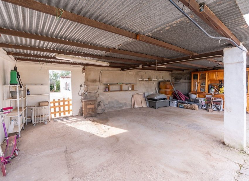 Resale - Detached House / Villa -
Hondón de las Nieves